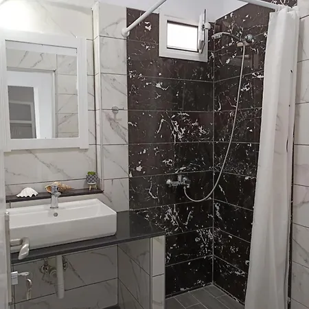 Kalymnos Platy Gialos Mousellis Makis