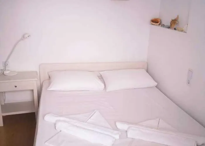 アパートホテル Kalymnos Platy Gialos Mousellis Makis 3*