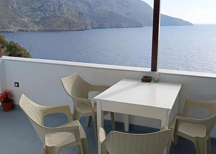 アパートホテル Kalymnos Platy Gialos Mousellis Makis 3*